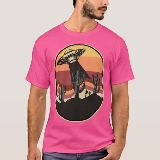 Retro Stil Alien Ufo är där borta T Shirt (Framsida)