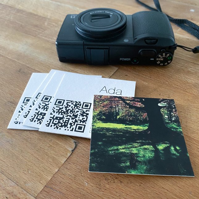 Retro Stil Black Red Professionell Fyrkantigt Visitkort (Skapare uppladdad)