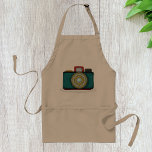 Retro Stil Camera Apron Förkläde<br><div class="desc">Vi presenterar vår Retro Camera Delight Apron, en perfekt blandning av stil och funktioner för vintagens fotografientusiaster i dig! Fånga vädret från i går med den här charmerande plattan med en detaljerad bild av en klassisk stil-kamera. 📷 **Vintage Vibes, Modern komfort:** Vår apron, som är skapad av ett högkvalitativt och...</div>