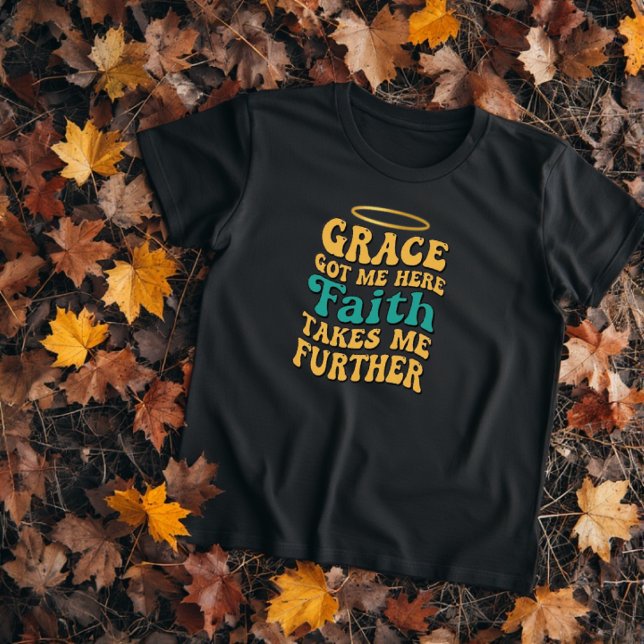 Retro stil Grace- och Faith-design T Shirt (Grace and faith t-shirt design with a yellow halo and retro style Christian message.)