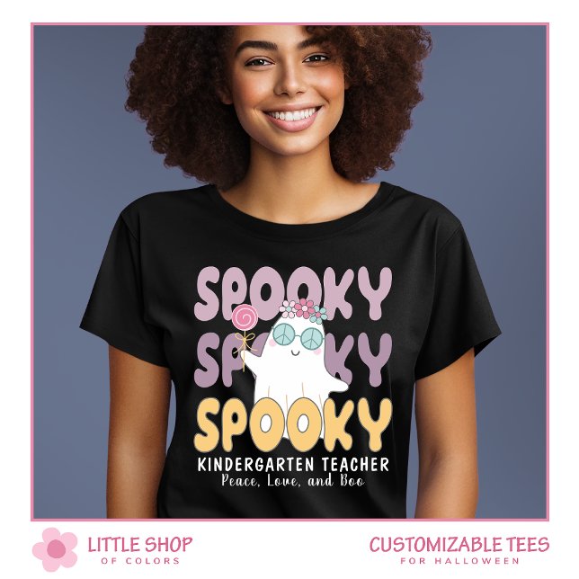 Retro Stil Spooky Kindergarten Teacher Halloween T Shirt (Skapare uppladdad)