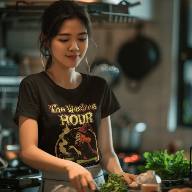 Retro-Stil Witch som utför magnetisk stavning T Shirt (Skapare uppladdad)