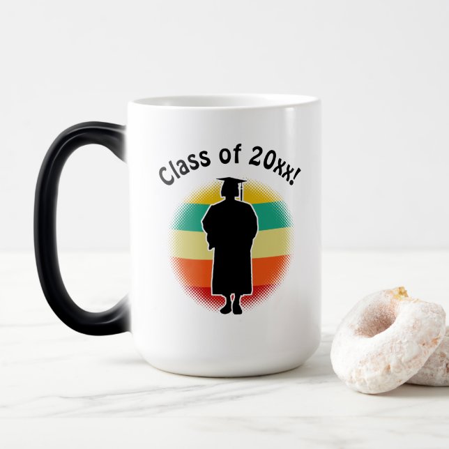 Retro Studenten Student Cap & Gown Woman Girl Magisk Mugg (Med munk)