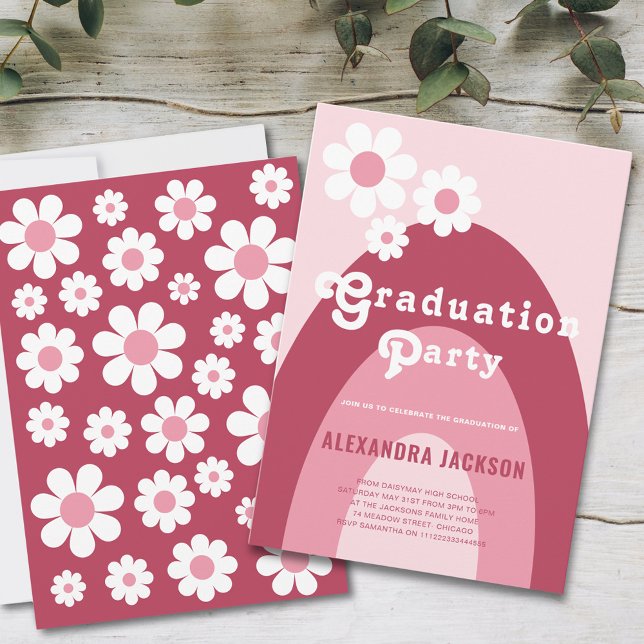 Retro Studentfest Disa Magenta Rosa Inbjudningar (Retro daisy arch pink graduation party invitation groovy 70s vintage typography hippy chic)