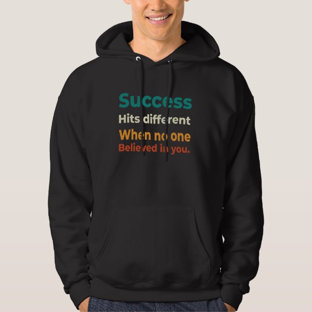 Retro Success - motiverande entreprenör citat Hoodie (Framsida)