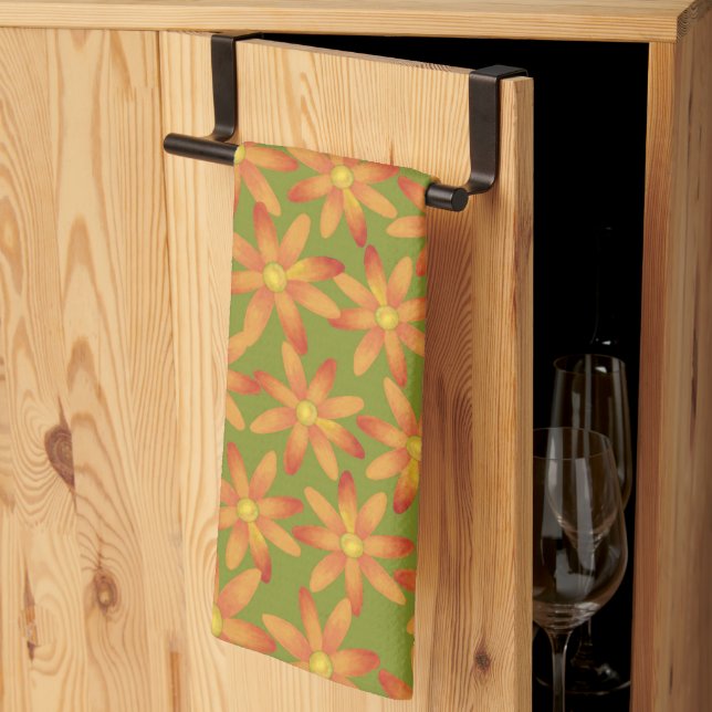 Retro Sunburst Daisy Floral in Golden Olive Kökshandduk (Thirds Fold)