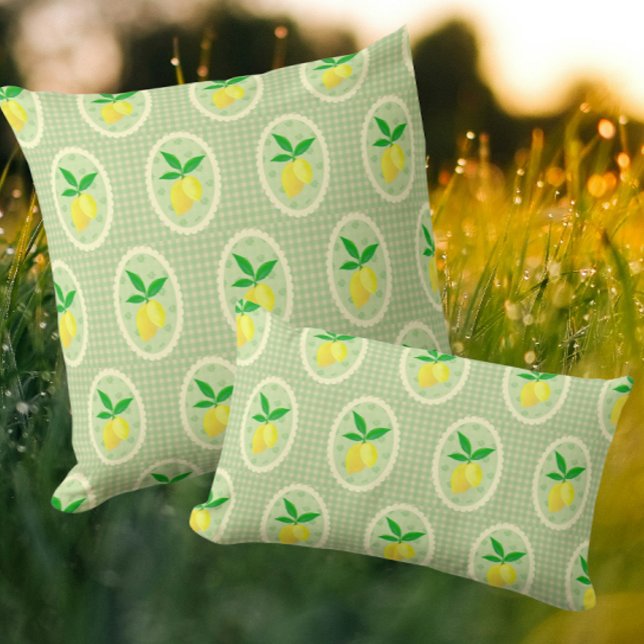 Retro Sunny Lemons on Green Gingham Kudde (Vintage charm lemons and gingham!)