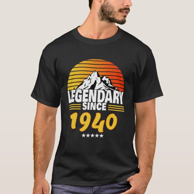 Retro Sunrise LEGENDARY SINCE 1940 T Shirt (Framsida)