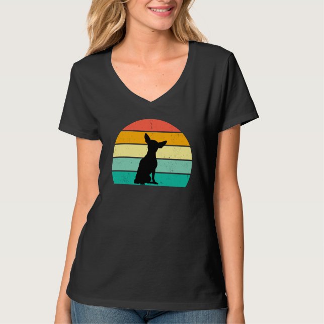 Retro Sunset Chihuahua T-Shirt (Framsida)