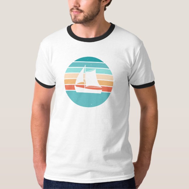 Retro Sunset Distress Effect + segelbåt T Shirt (Framsida)