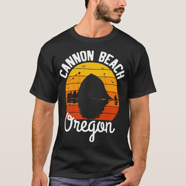 Retro Sunset Haystack Sten Souvenir Cannon Beach T Shirt (Framsida)