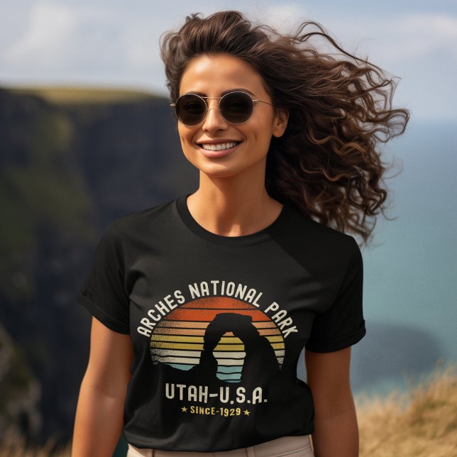 Retro Sunset over Arches National Park, Utah T Shirt (Skapare uppladdad)