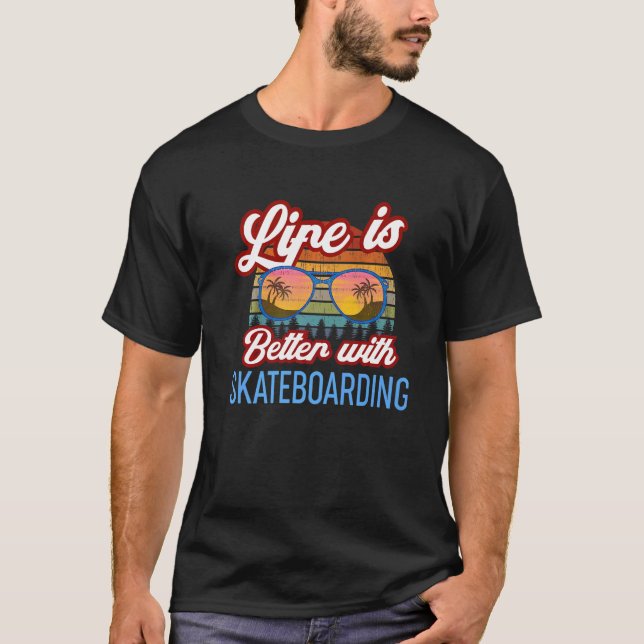 Retro Sunset Slogan med Skateboarding T Shirt (Framsida)