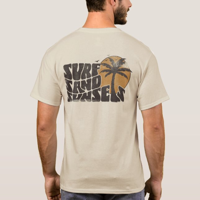 Retro Surfa Sand Sunset Handflatan Träd Beach Vibe T Shirt (Baksida)