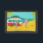 Retro Surfer par Nylon Wallet<br><div class="desc">Varje dag kan vara en dag på stranden med den här Retro Surfer Couple Nylon Wallet. 1960-talets minimalistiska konsthantverk i stil har en roligt-vänlig, sol-slitande, spännande, som söker ett par redo att fånga en våg. Inställningen är en tropisk öoas med en strand av guldsand, som svävar, grönt handflatan träd, ett...</div>