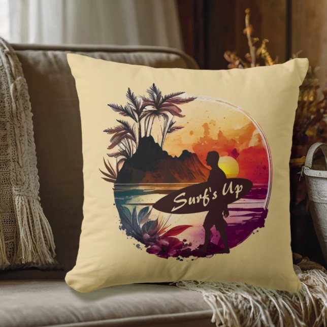 Retro Surfer Sunset Beach Kudde (Skapare uppladdad)