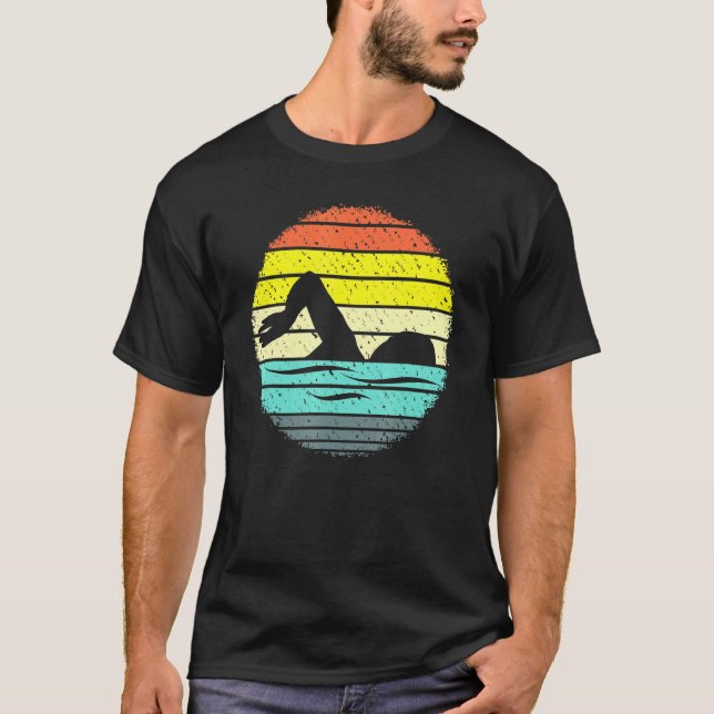 Retro Swimmer Silhouette Swimming Vatten sport Ath T Shirt (Framsida)