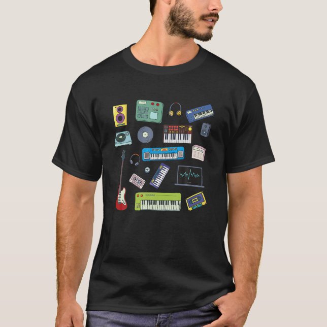 Retro Synthesizer Guitar Music Producer T Shirt (Framsida)