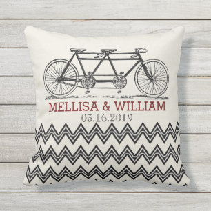 Retro Tandem Bicycle Zigzag Chevron Bröllop Gift Utomhuskudde