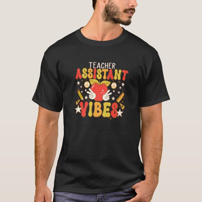 Retro Teacher Assistant Vibes Back to school Teach T Shirt (Framsida)