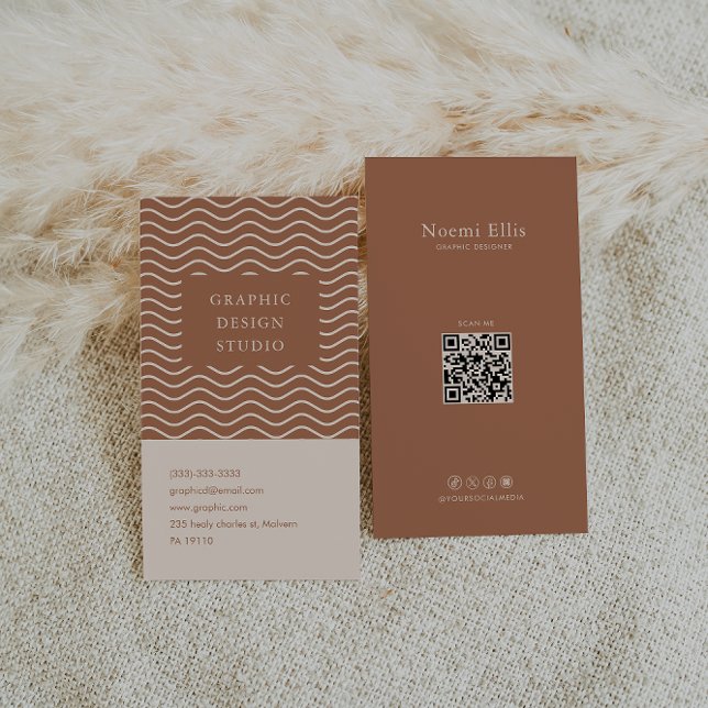 Retro Terracotta Curly Line Graphic Designer Visitkort (Skapare uppladdad)