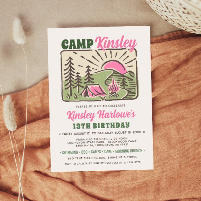 Retro tjejweekend camping födelsedagsinbjudan inbjudningar (Retro Girly Weekend Camp Birthday Invitation)