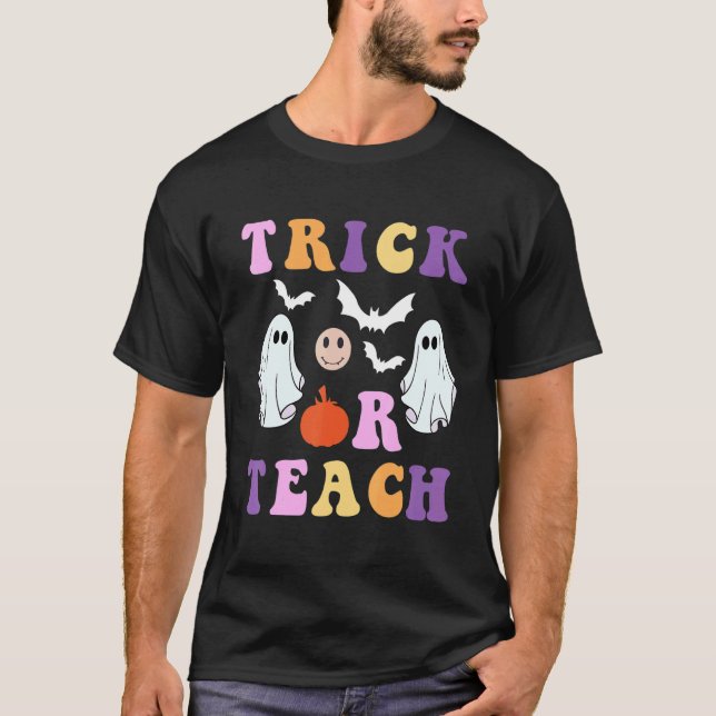 Retro Trick Or Teach Ghost Teacher Halloween Costu T Shirt (Framsida)