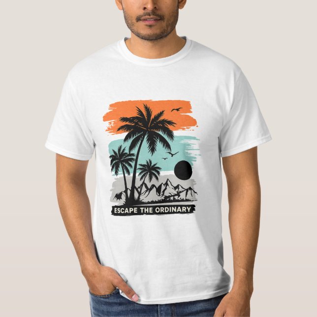Retro Tropical Sunset Palm Tree T-Shirt – Minimal  (Framsida)