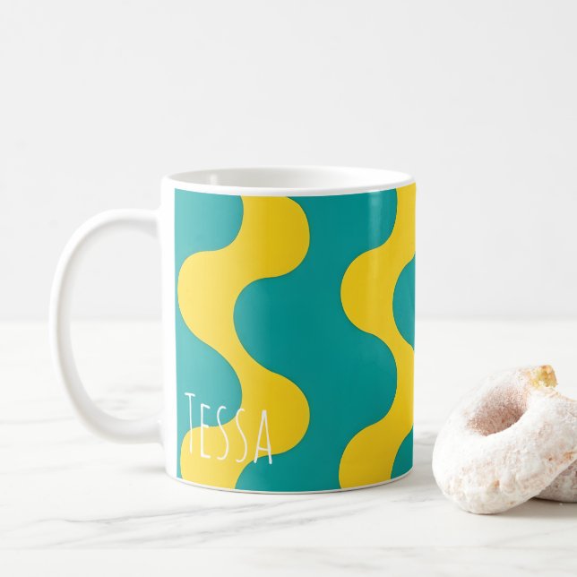 Retro turkos och gul abstrakt vågig linjekonst kaffemugg (Med munk)