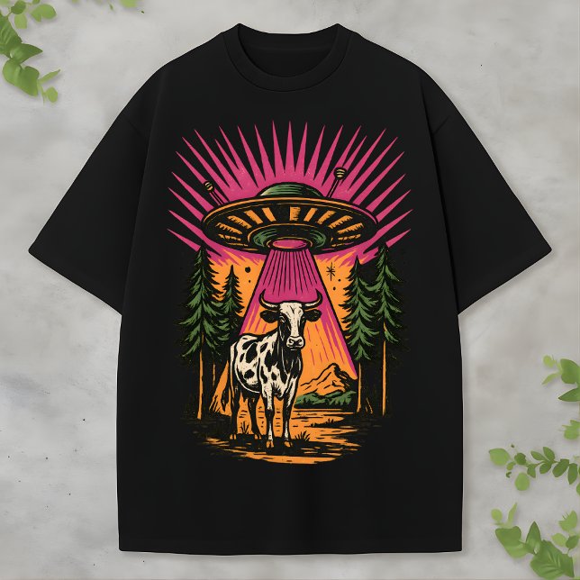 Retro UFO Cow Alien Forest Scene Funny Sci-Fi T Shirt (Skapare uppladdad)