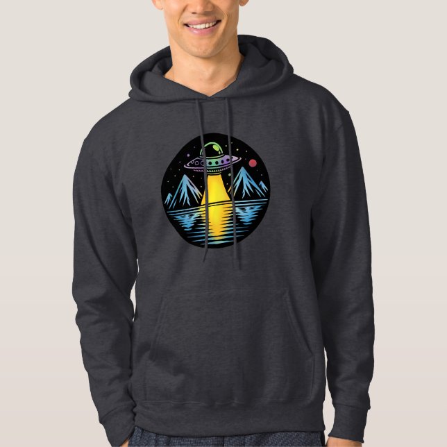 Retro UFO i de berg som reflekterar i Vatten Hoodie (Framsida)