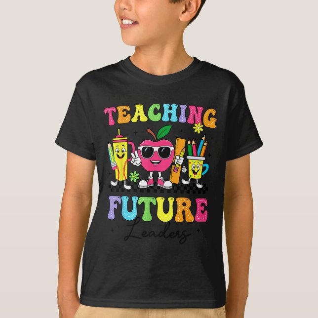 Retro Undervisning Framtida Ledare Groovy Lärare T Shirt (Framsida)