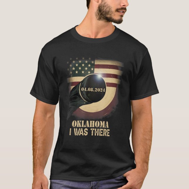 Retro US Flag Total Solar Eclipse 2024 Oklahoma T Shirt (Framsida)