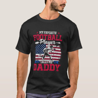 Retro USA flagga fotbollsspelare kallar mig pappa T Shirt