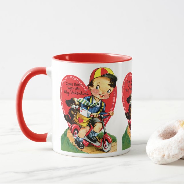 Retro Valentindagen, Vintage Boy på en Scooter Mugg (Med munk)