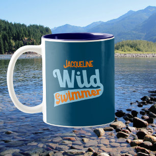 Retro Vild Swimmer Graphics for Women Två-Tonad Mugg