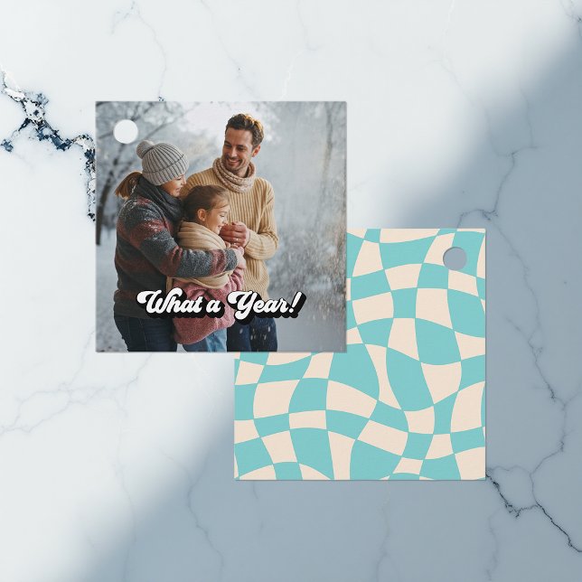 Retro "Vilket år!" Helgdag Photo Gåvor Etiketter (Retro “What a Year!” Holiday Photo Favor Tags)