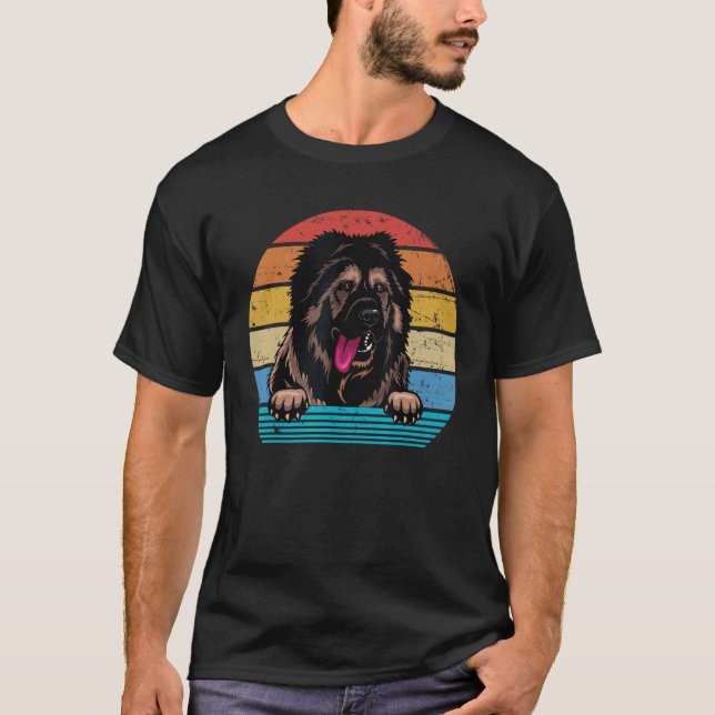 Retro Vintage Caucasian Shepherd Hund T Shirt (Framsida)