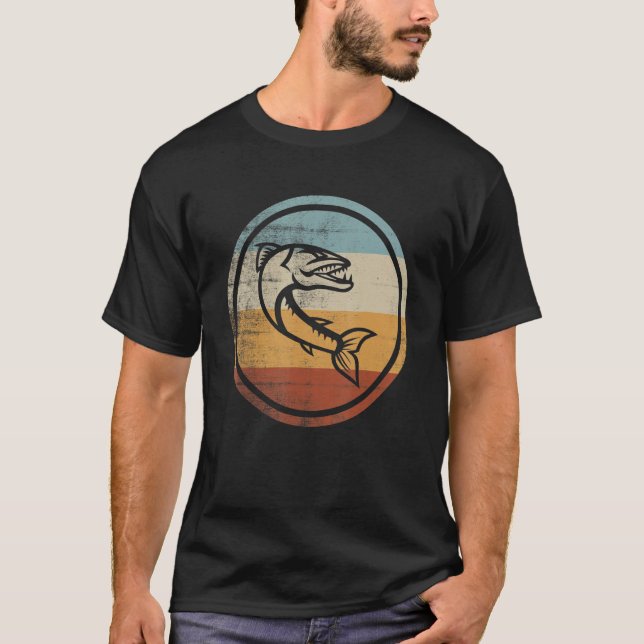 Retro Vintage Fishing Barracuda Fish T Shirt (Framsida)