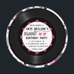 Retro Vinyl Record l Modern Chic Sweet 16 B'day Inbjudningar<br><div class="desc">En modern söt roligt för att fira 16:e B-dagen. Anpassa den med en egen text eller klicka på knappen Anpassa den om du vill gå till verktygen Design där du kan ändra teckensnitt,  skriva storlekare,  skriva färg,  textplacering med mera.</div>