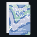 Retro Wave-Daisy Groovy 70th Blue Birthday Inbjudningar<br><div class="desc">Retro inspirerade Groovy till 70:e födelsedag med retro vågar mönster,  daisy och boho typsnitt och färg.</div>