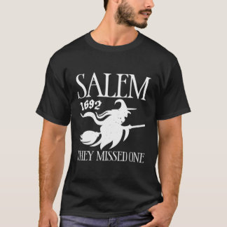 Retro Witchy Salem 1692 de missade en Witch Hall T Shirt
