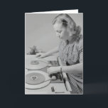 RETRO WOMAN DJ FUNNY BIRTHDAY-KORT FÖR HENNE TACK KORT<br><div class="desc">RETRO WOMAN DJ FUNNY BIRTHDAY GREETING CARD</div>