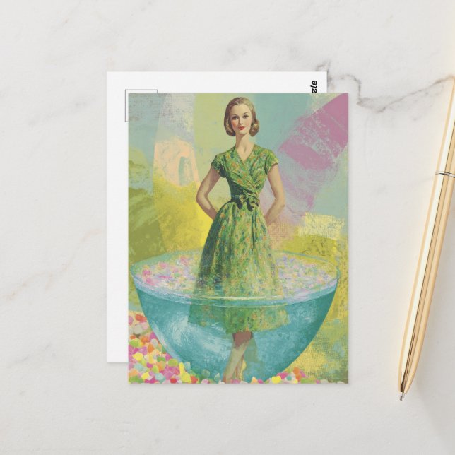 Retro Woman in Tiny Glass Surreal Vykort (Fram/Back In Situ)