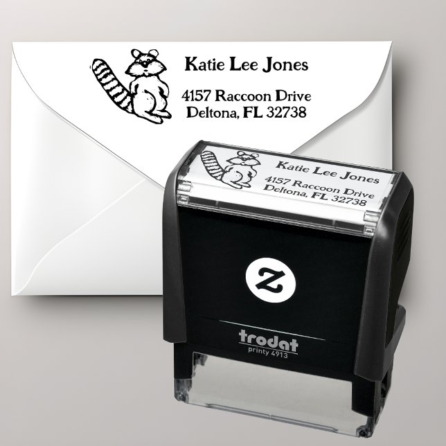 Retro Woodcut Stil Raccoon Returadress Självfärgande Stämpel (Embellish your correspondence with this cute raccoon return address stamp.)