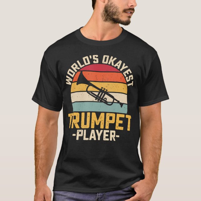 Retro World's Okayaste Trumpetspelare - Orkester T Shirt (Framsida)