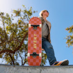 retroestetisk rosa och rött kontrollbord mönster mini skateboard bräda 18,5 cm<br><div class="desc">mönster-skateboard för återestetiskt trendig i rosa och rött,  för honom eller för henne är din personlig namn i en fet funky och grym,  misströvad text. Få den exakta utformningen för en tonåring födelsedag eller Julklapp. Bara skriva ditt eget namn för en skateboard för anpassningsbar.</div>