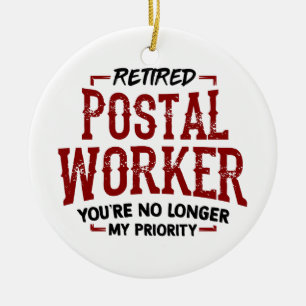Retrött Postal Worker Mailman Pension Julgransprydnad Keramik