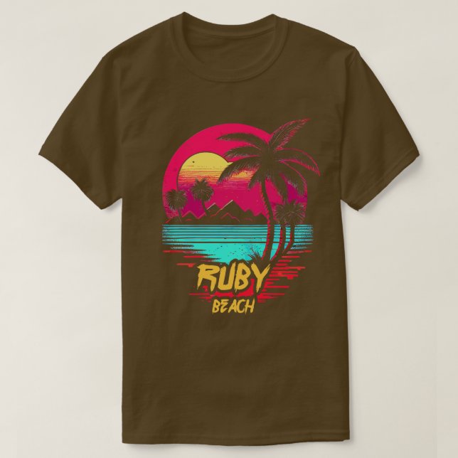 Retrowave Beach Ruby Beach T Shirt (Design framsida)