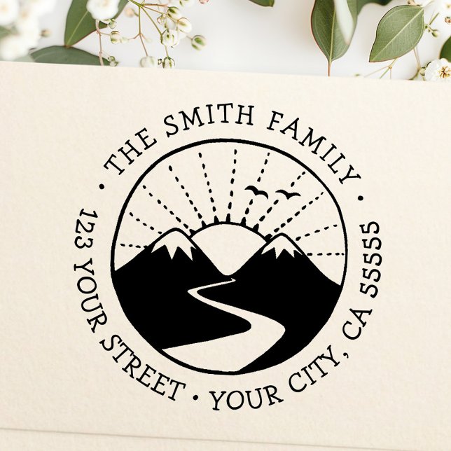 Returadress av typsnitt för bergsolljus självfärgande stämpel (Mountain sunrise whimsical font return address self-inking stamp)